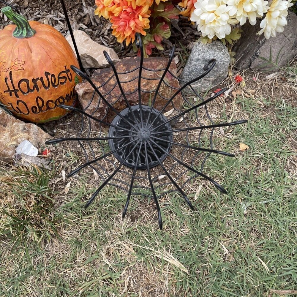 Ornate Wrought Iron Centerpiece Pedestal Basket In Black - Picture 2 of 4